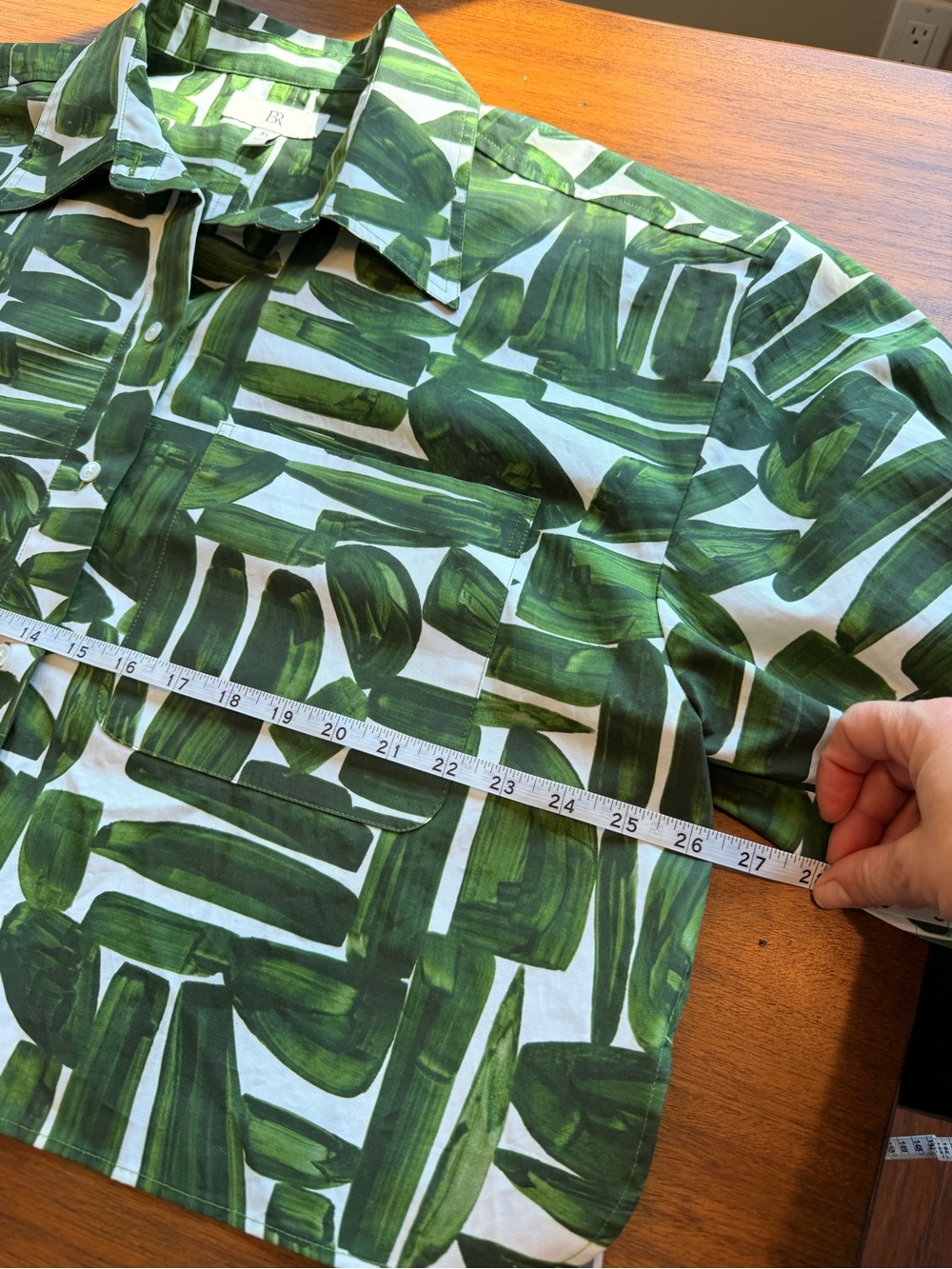 Banana Republic Green Brushstroke Boxy Cropped Button-Up Shirt - Picture 12 of 14